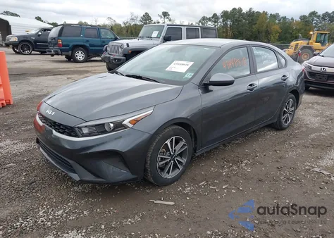 2023 Kia Forte Lxs z USA, uszkodzony, nr VIN 3KPF24AD3PE616631
